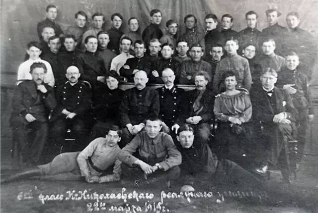 https://images.vfl.ru/ii/1760437782/5f5fcc67/39990824_m.jpg