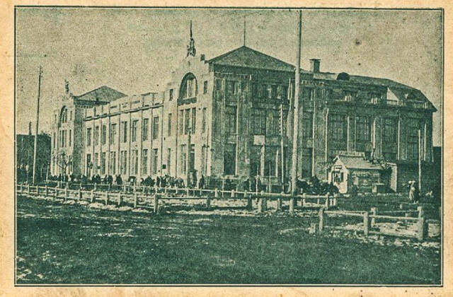 https://images.vfl.ru/ii/1760439857/11fdd66d/39990837_m.jpg