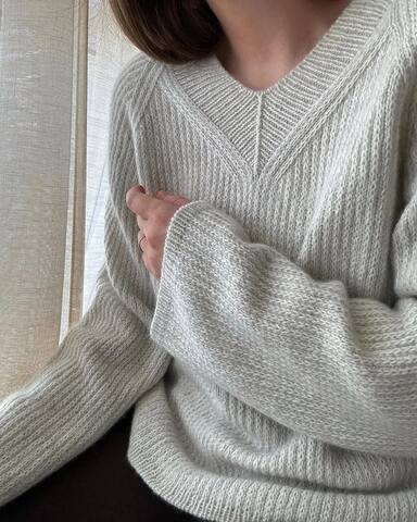 Chantal-Sweater-V-neck-Knitting-pattern-03