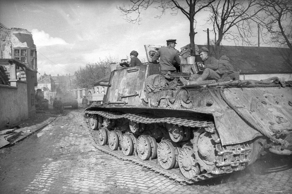 С 313 на корме - г. Швехат