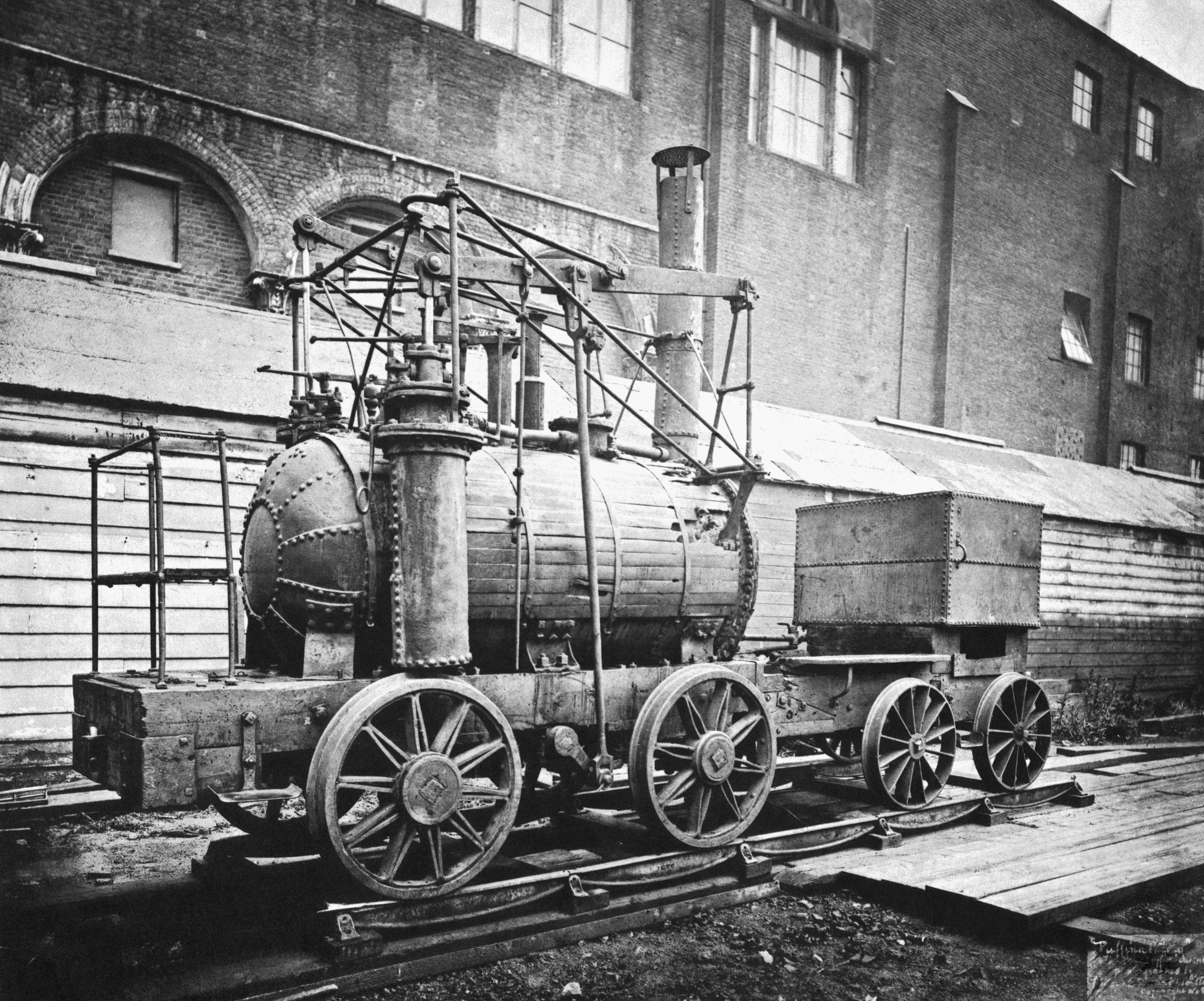 1 паровоз в мире. Паровоз пыхтящий Билли. Самый первый паровоз в мире. Пыхтящий Билли первые паровозы. Первый паровоз 19 века.
