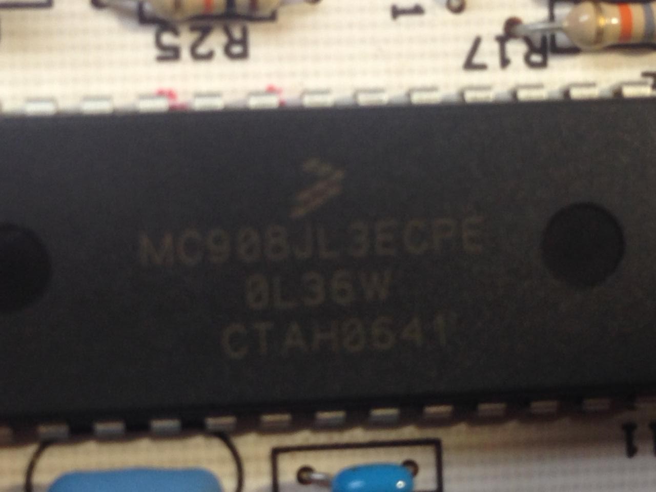 Mc908jl8cpe схема включения